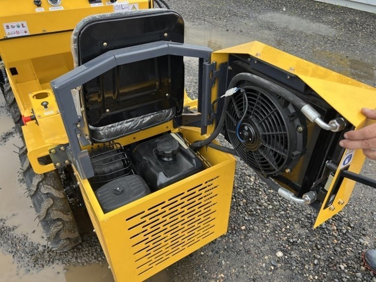 2025-infront-yf480-skidsteer-loader-image-13