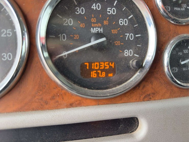 2008-peterbilt-388-image-62
