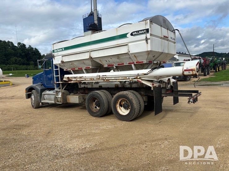 1998-peterbilt-385-image-7