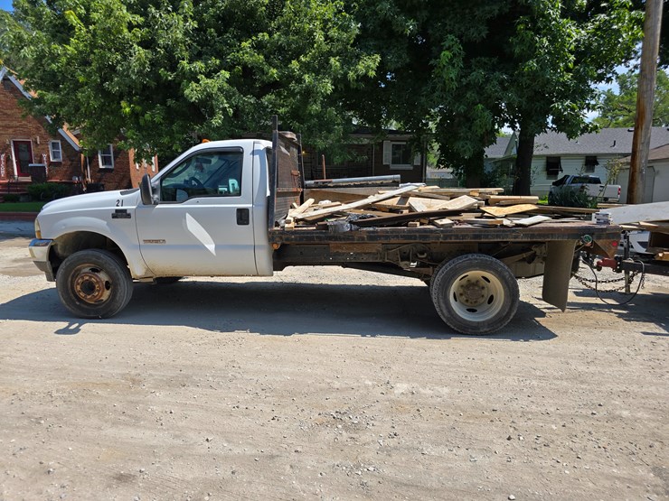 2004-ford-f550-image-11