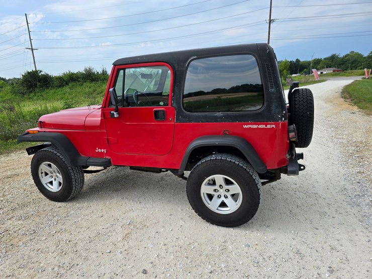 1994-jeep-wrangler-image-11