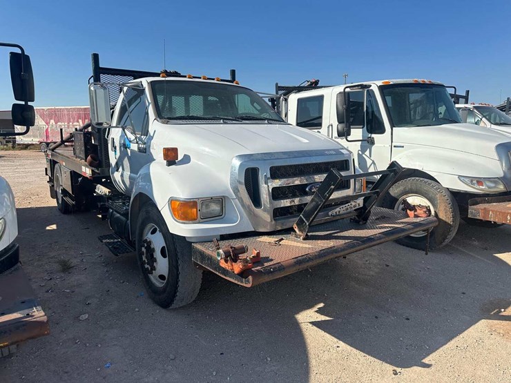 2013-ford-f650-image-3