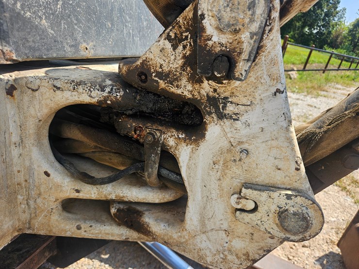 bobcat-325-image-52