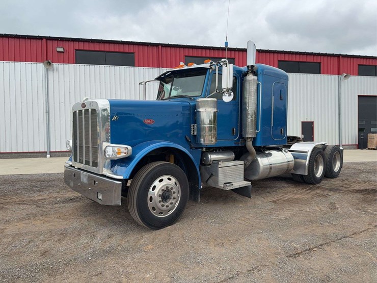 2008-peterbilt-388-image-1