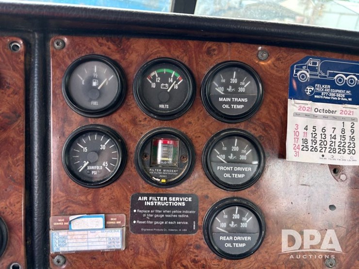 2002-peterbilt-379-image-67