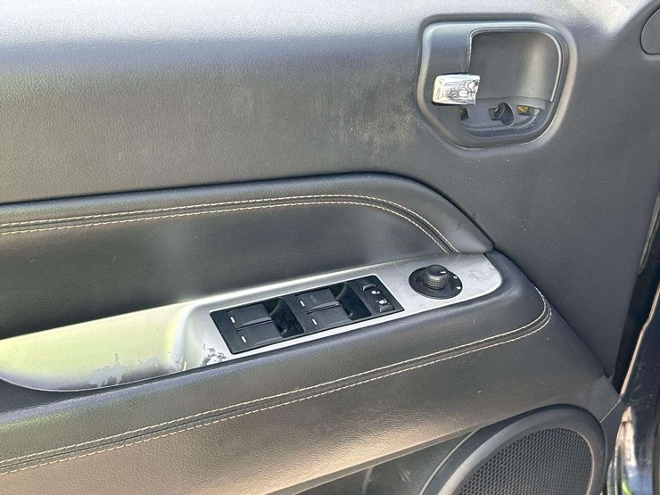 2014-jeep-compass-image-11