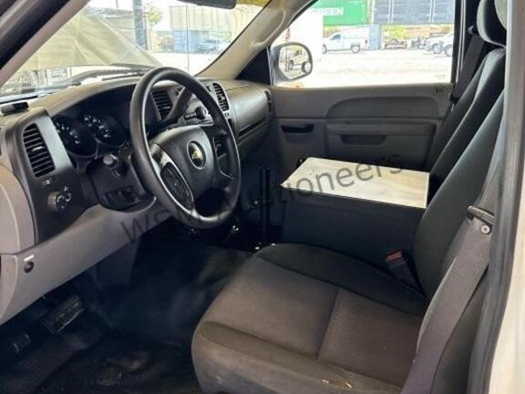 2012-chevrolet-silverado-1500-image-21