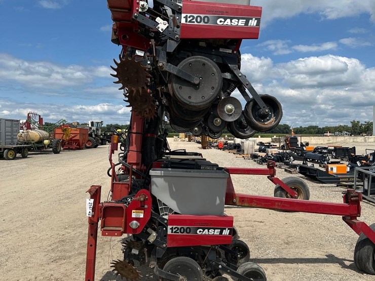 case-ih-1200-image-2
