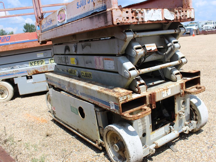 #22749-•-electric-sky-jack-scissor-lift/parts-or-repair-only-image-5
