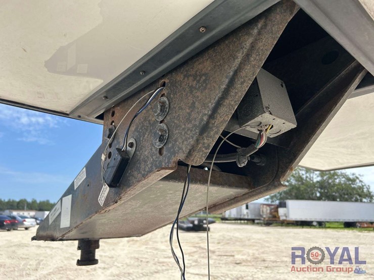 2015-revere-shasta-27db-5th-wheel-travel-trailer-image-28
