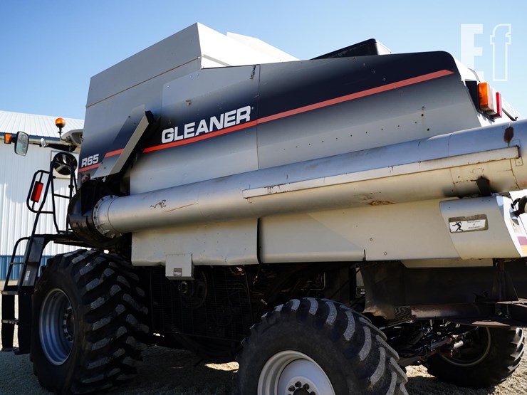 2004-gleaner-r65-image-30