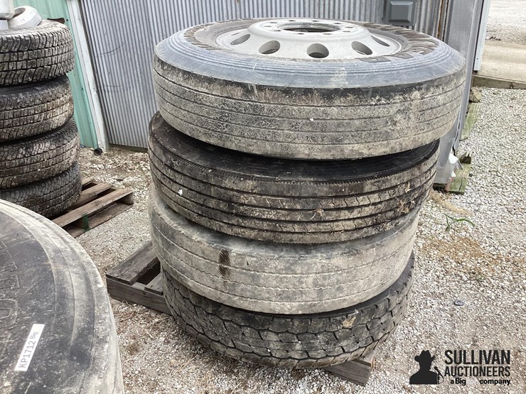 11r24.5-tires-&-rims-image-2