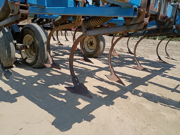 #18871-•-case-ih-tiger-mate-ii-cultivator-image-20