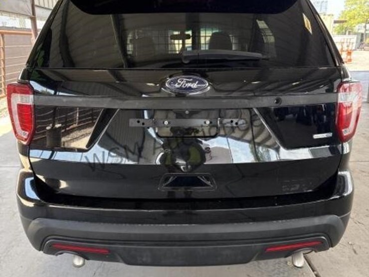 2016-ford-explorer-image-6