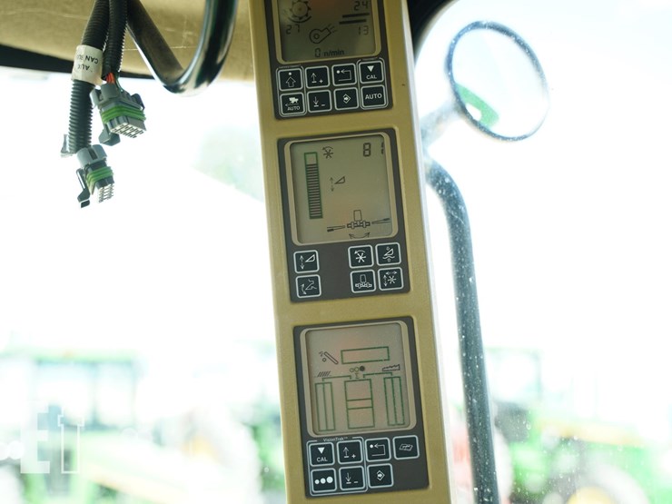 2005-john-deere-9660-sts-image-41