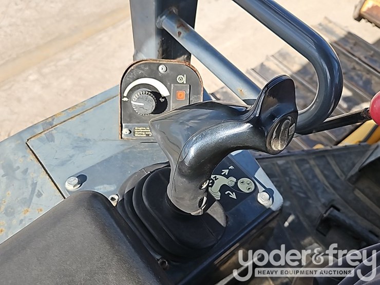2015-deere-450j-image-29