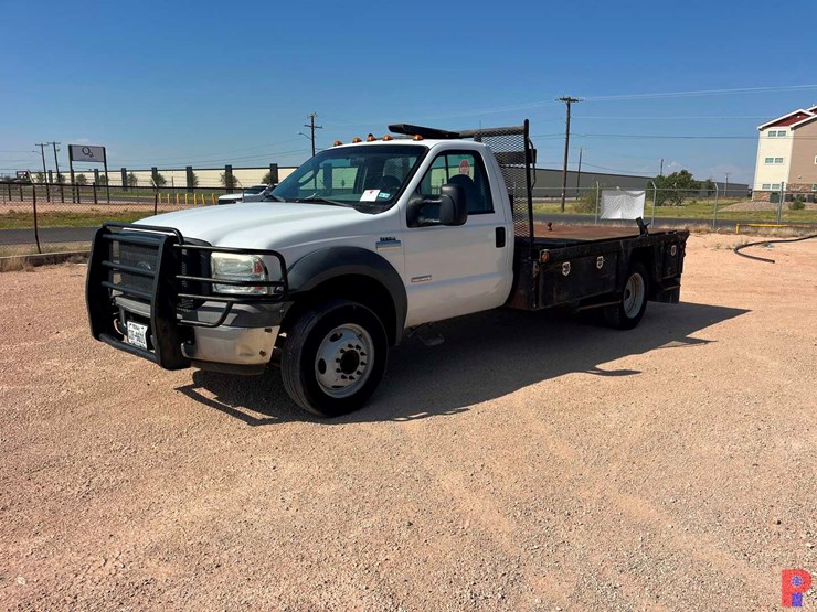 2005-ford-f550-image-1
