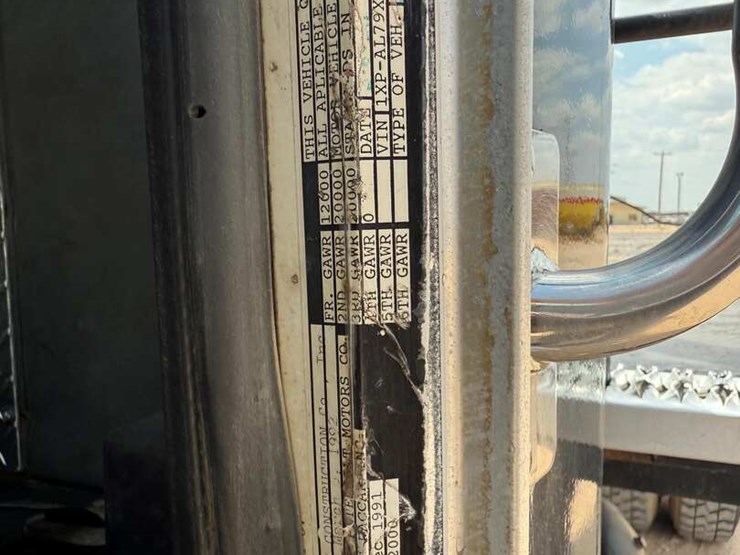 1992-peterbilt-357-image-24