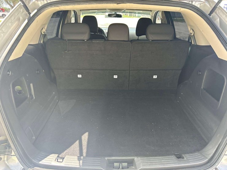 2010-ford-edge-se-image-23