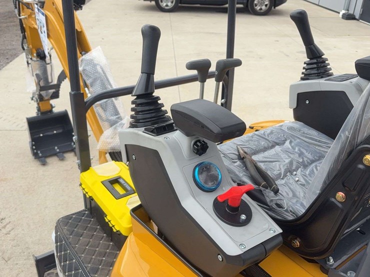 sdlanch-sdle20-mini-excavator-image-17