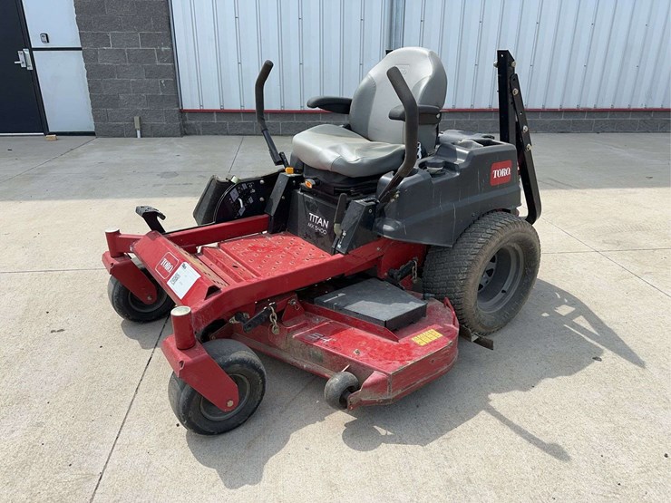 toro-titan-mx5400-zero-turn-mower-image-1
