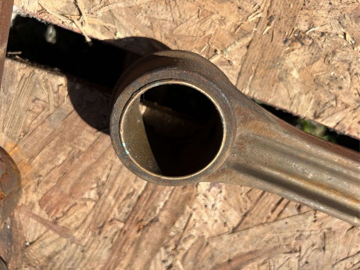 john-deere-model-a-rods-set-and-camshaft-image-13