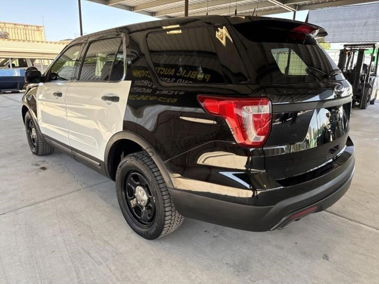 2017-ford-explorer-image-5