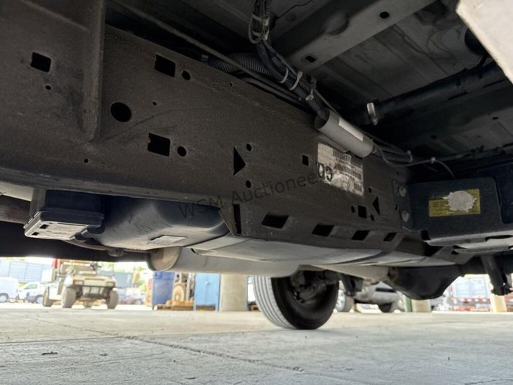 2014-chevrolet-express-2500-image-25