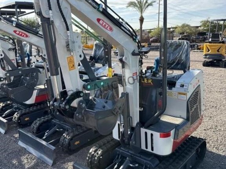 battler-et12m-6-mini-excavator-image-2