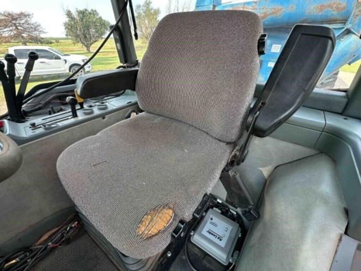 case-7130-tractor-image-25