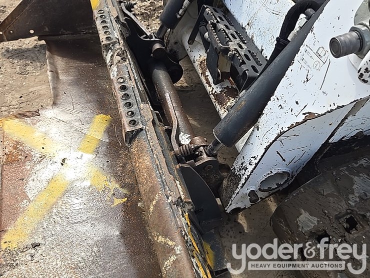 2019-bobcat-t590-image-25