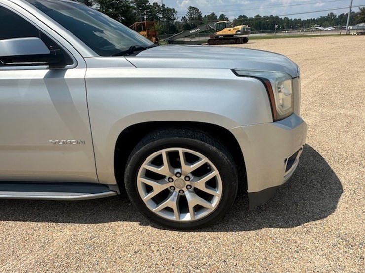 2015-gmc-yukon-image-22