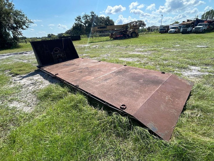 22ft-rolloff-flatbed-body-image-3
