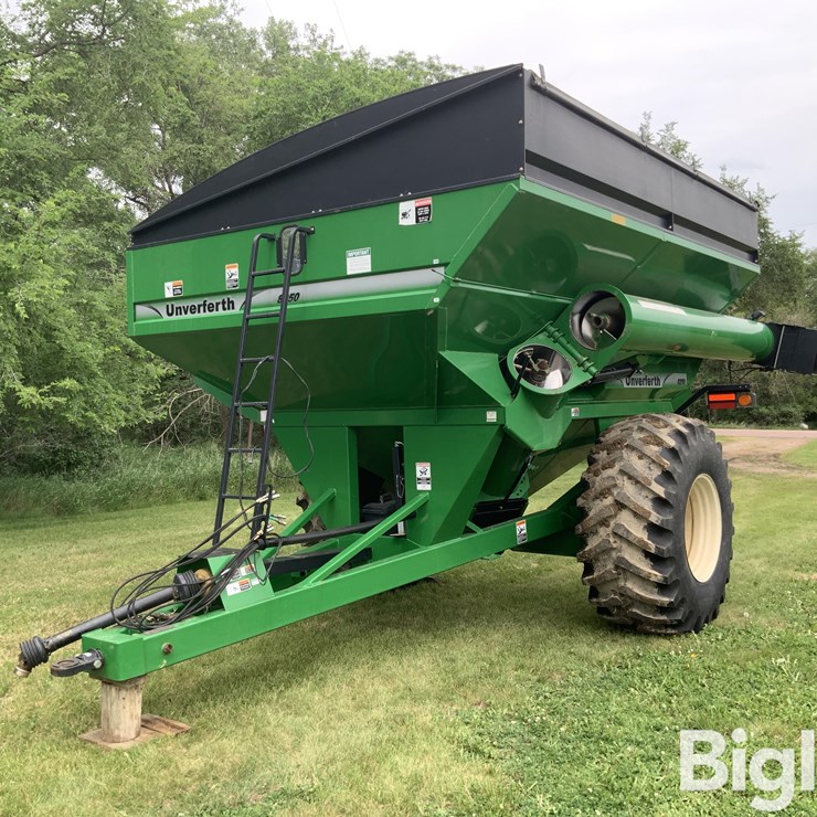 Unverferth GC8250 Grain Cart