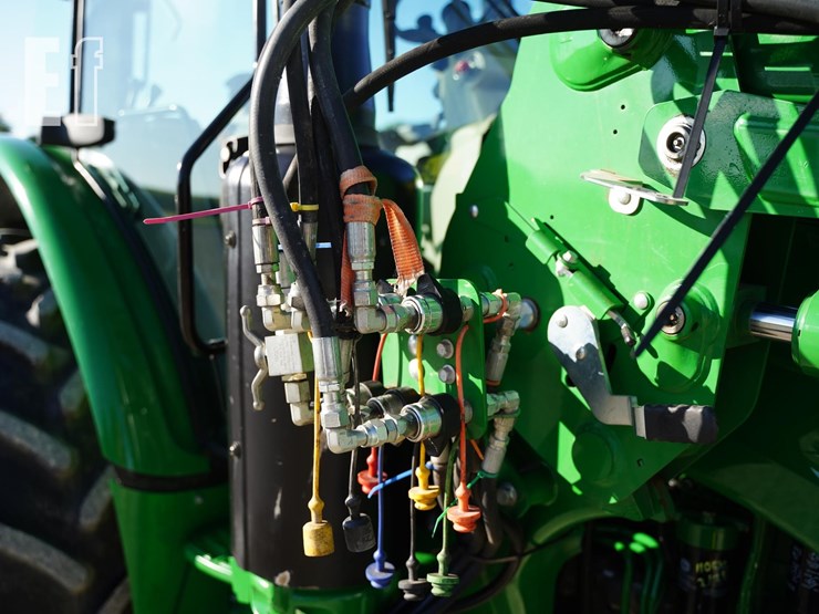 2017-john-deere-5090r-image-23