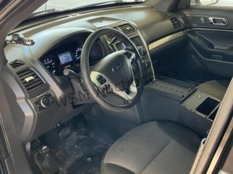 2014-ford-explorer-image-23