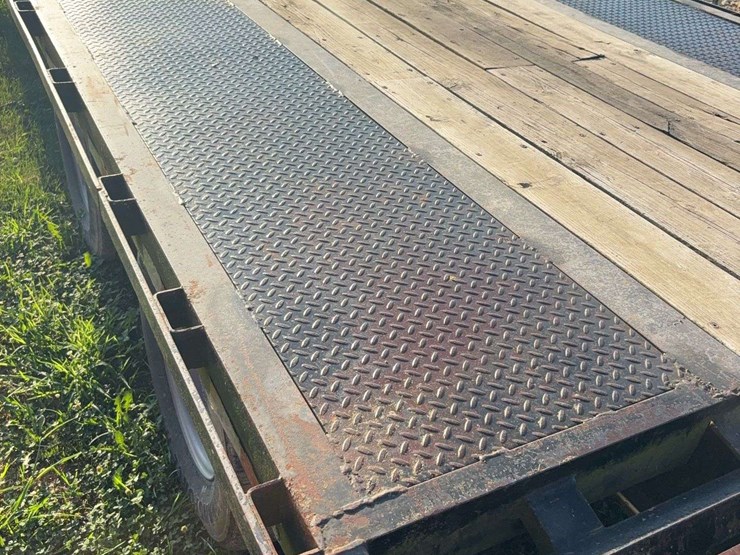 2007-delta-gooseneck-28ft-long,-with-dovetail,-ramps,-20,000lb-axles,-oil-bath-hubs,-good-tires,-lights-work,-vin--4mwfs28287n019245-image-12