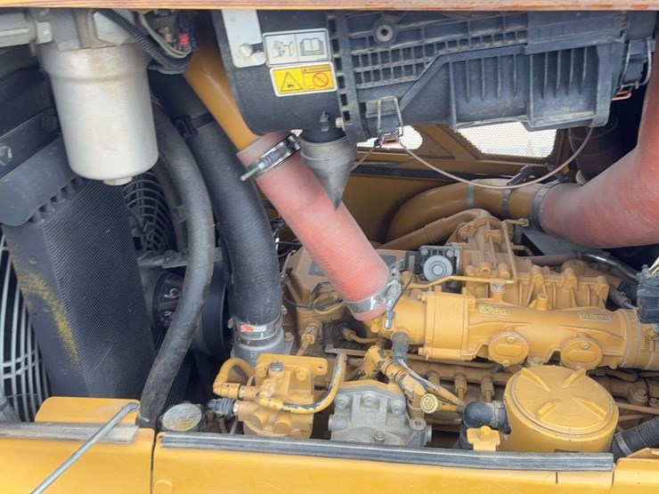 2013-cat-dgn-lgp-dozer-image-37
