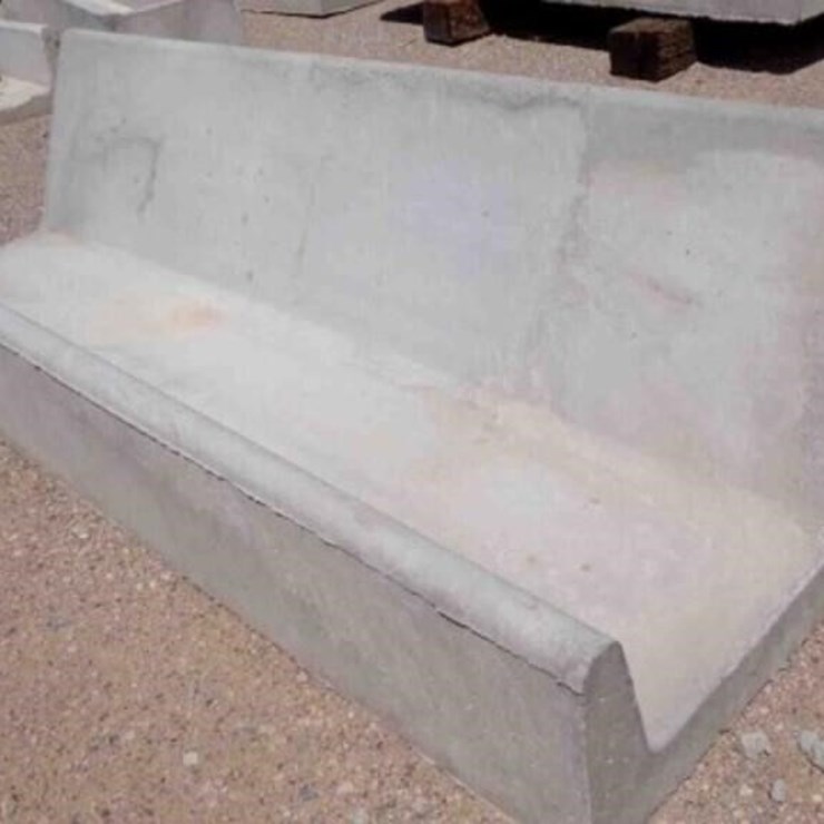 8' Concrete J-Bunk