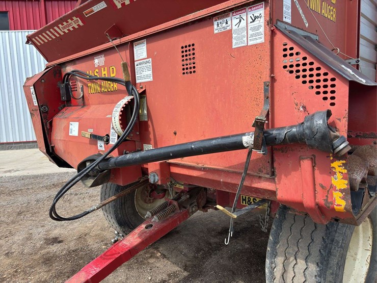 h&s-hd-twin-auger-18'-forage-wagon-image-19