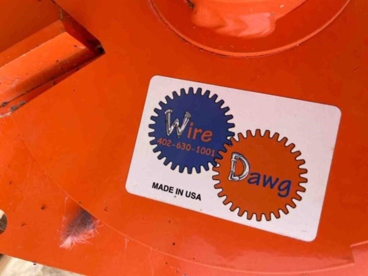 new-wire-dawg-barb-wire-fence-roller.-image-3