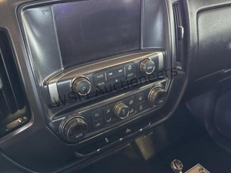 2018-chevrolet-silverado-1500-image-18