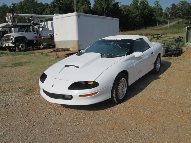 #20-•-#26800-•-1995-chevrolet-camaro-convertible-2g1fp32pxs2140553-image-1
