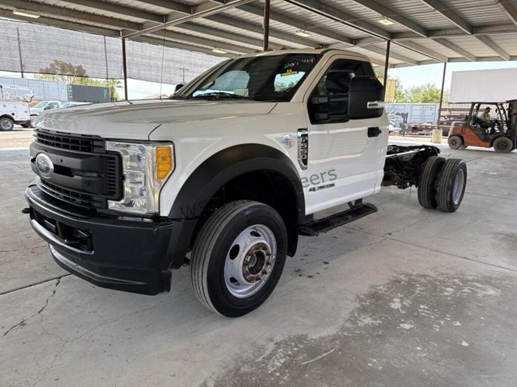 2017-ford-f550-image-4