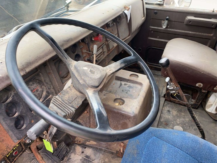 1988-international-dry-fertilizer-truck-image-36