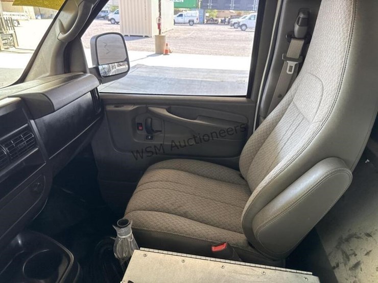 2014-chevrolet-express-2500-image-21