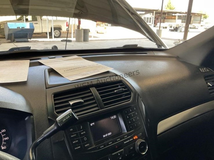 2016-ford-explorer-image-18