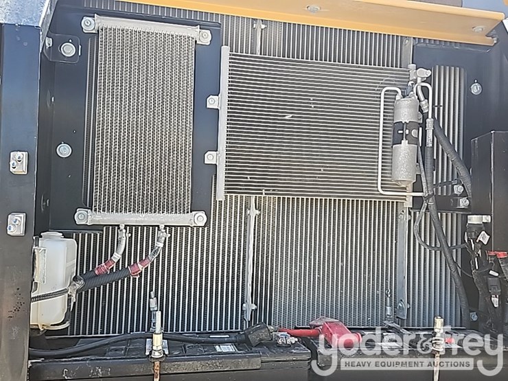 2019-deere-210g-image-45