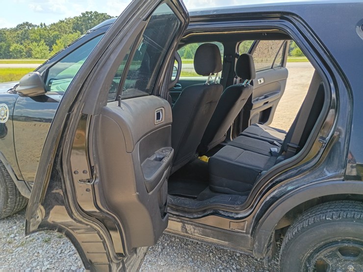 2014-ford-explorer-image-51