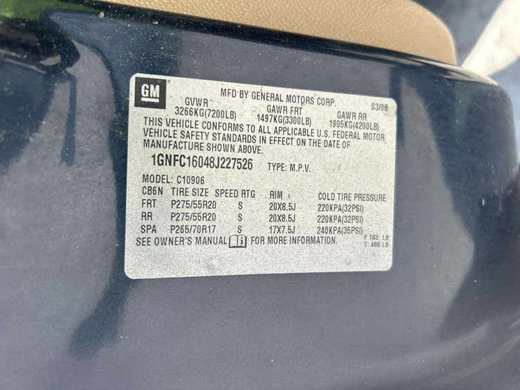 2008-chevrolet-suburban-image-5